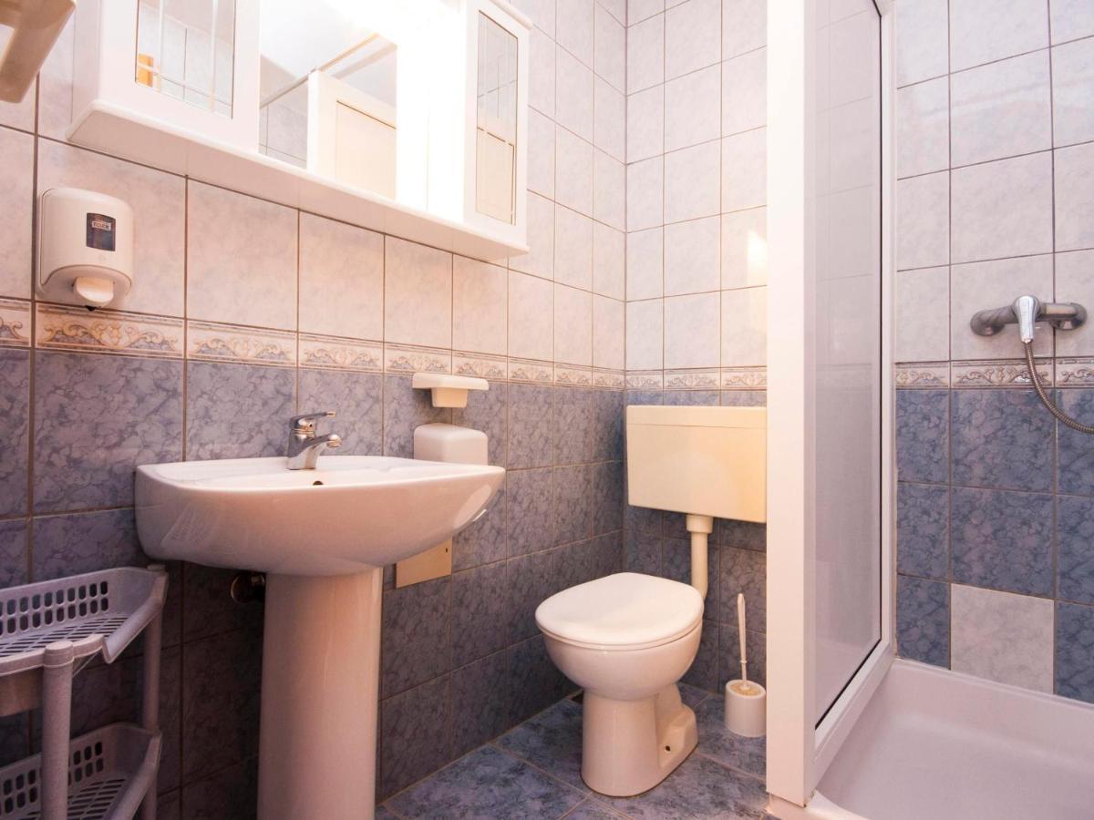 Apartments Skarpa 1601 Рогозница Екстериор снимка