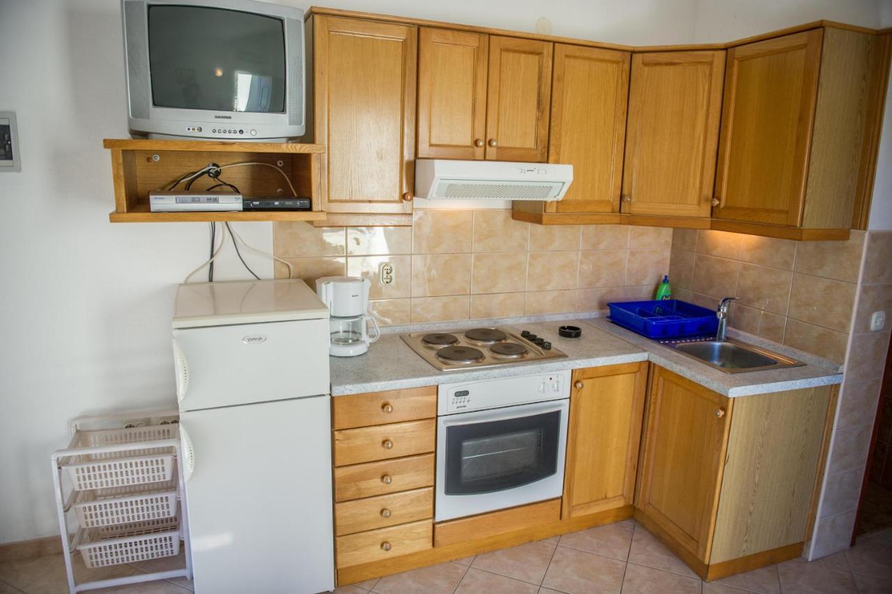 Apartments Skarpa 1601 Рогозница Екстериор снимка