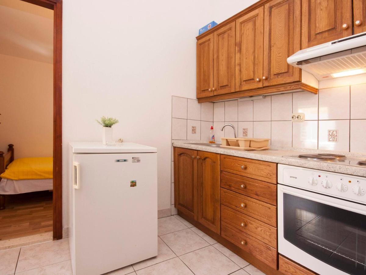 Apartments Skarpa 1601 Рогозница Екстериор снимка