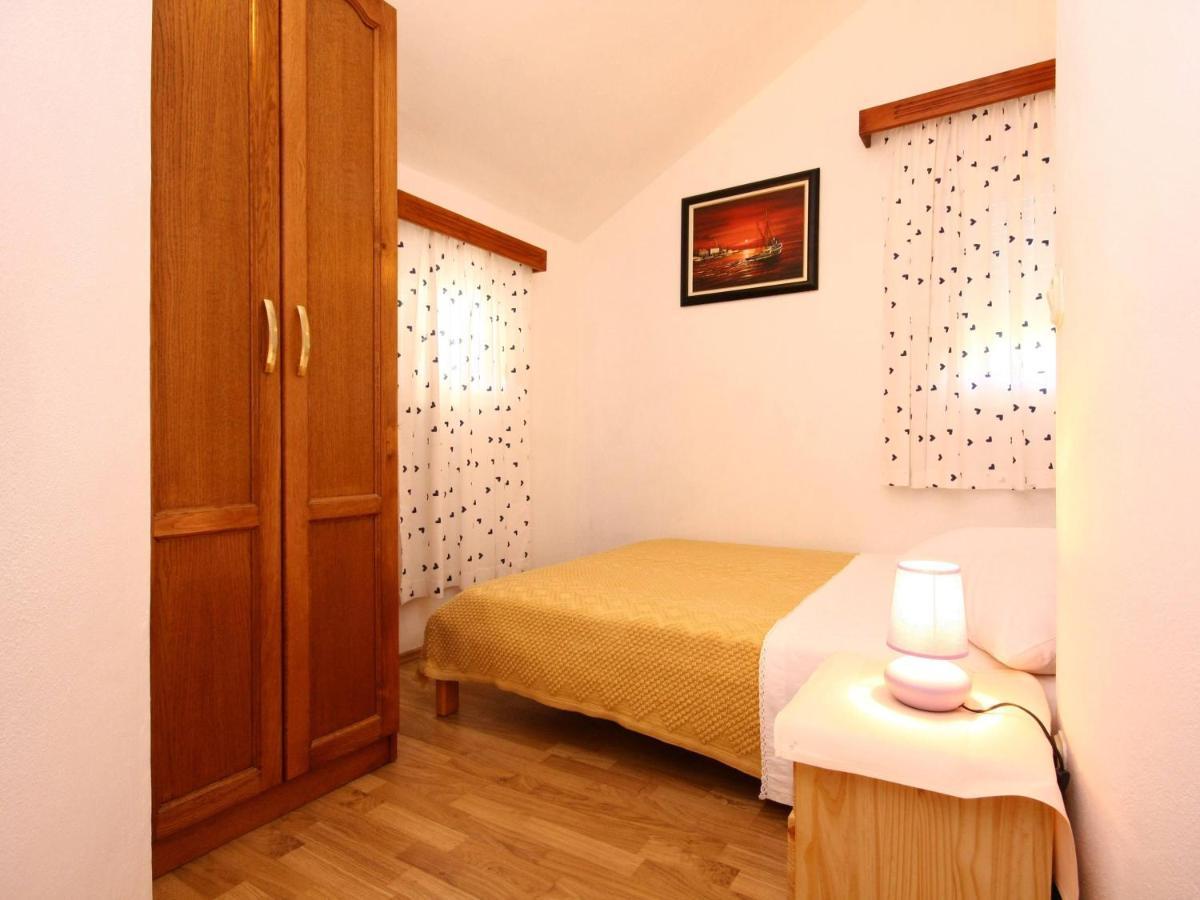 Apartments Skarpa 1601 Рогозница Екстериор снимка