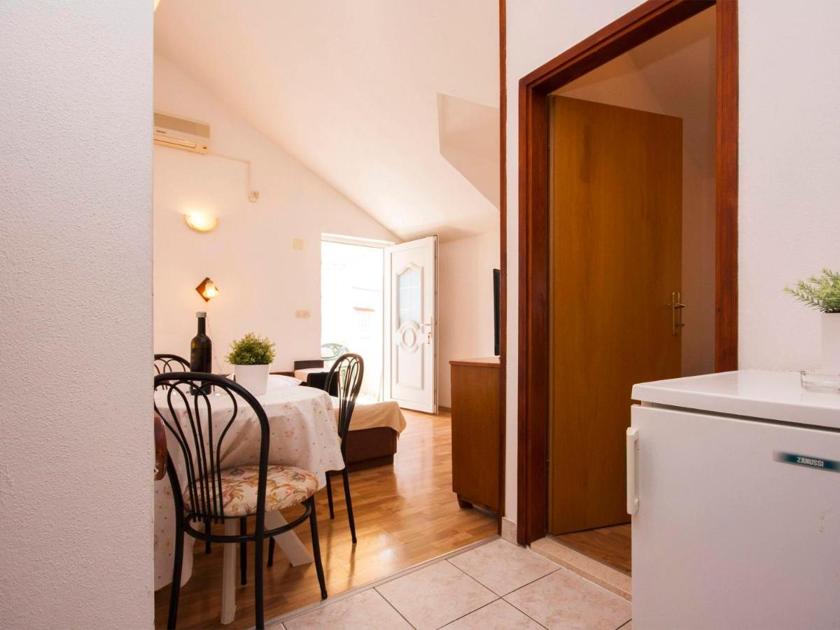 Apartments Skarpa 1601 Рогозница Екстериор снимка