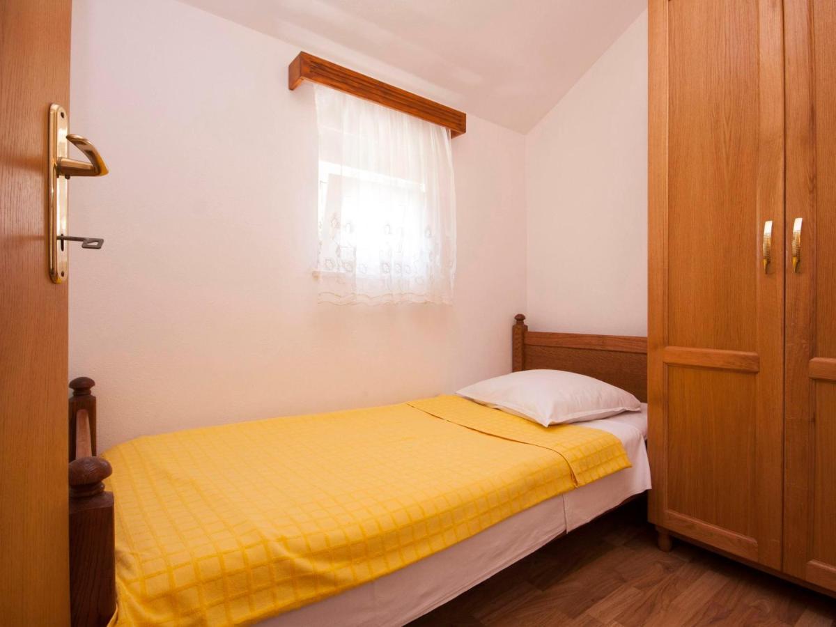 Apartments Skarpa 1601 Рогозница Екстериор снимка