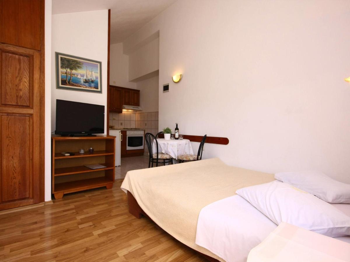 Apartments Skarpa 1601 Рогозница Екстериор снимка