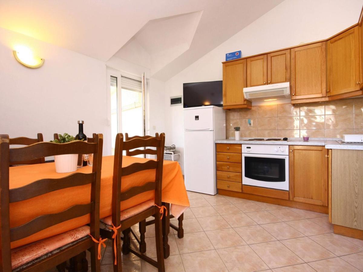 Apartments Skarpa 1601 Рогозница Екстериор снимка