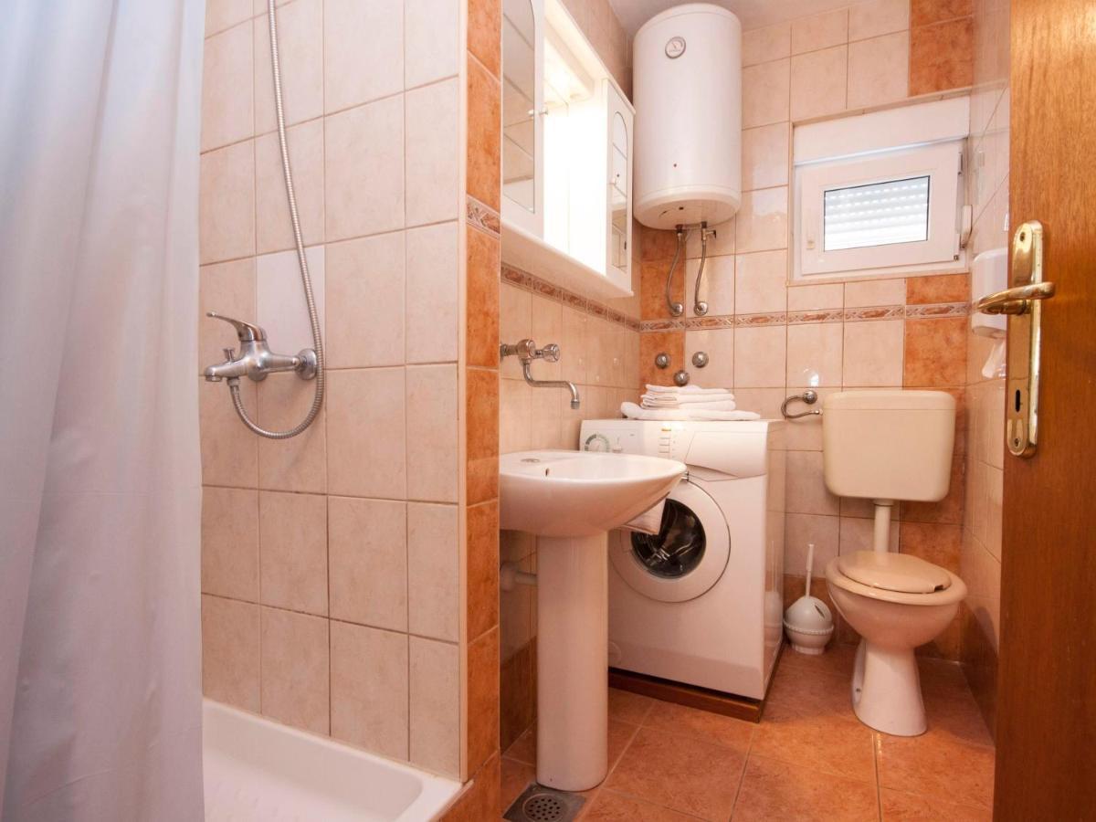 Apartments Skarpa 1601 Рогозница Екстериор снимка